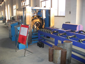 Machine de découpe et de chanfreinage de tuyaux de type fixe à haute efficience